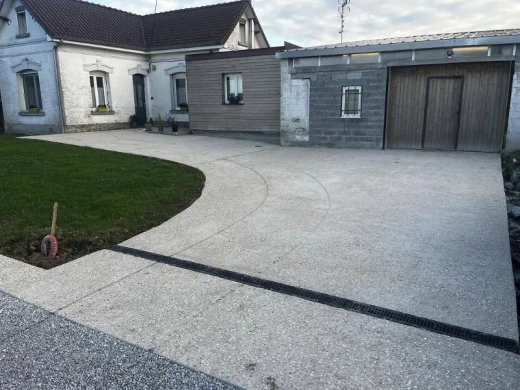 Création d'une dalle en béton désactivé à Landrecies, Landrecies, Jacquinet Aménagements Extérieurs