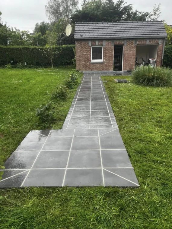 pose de dalle en béton 40*40 imitation pierre, Landrecies, Jacquinet Aménagements Extérieurs