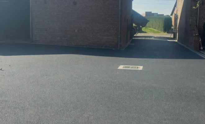 pose d'enrobé sur la commune de La Groise, Landrecies, Jacquinet Aménagements Extérieurs
